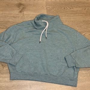Crop active cowlneck